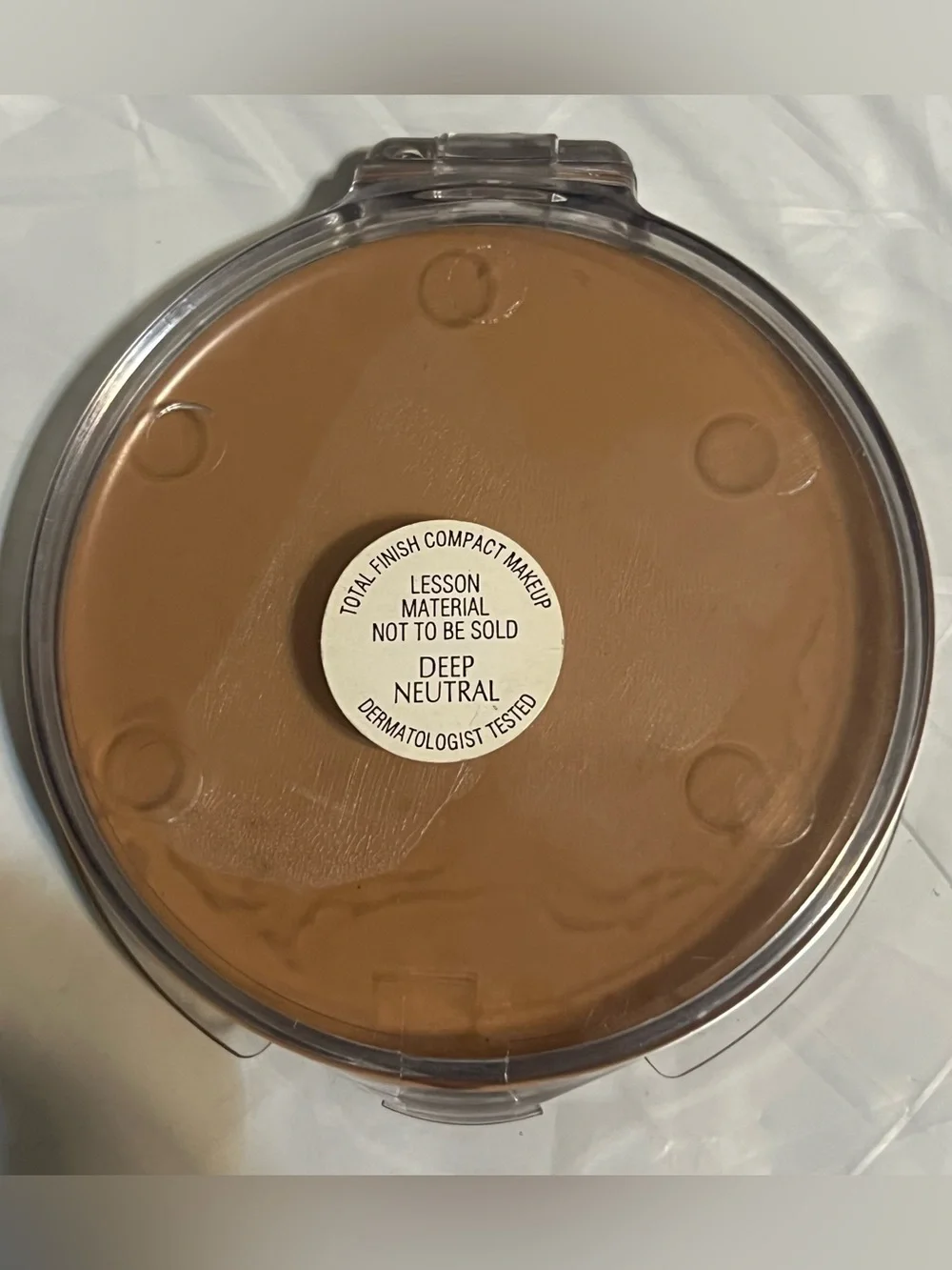 Merle Norman Total Finish Compact Makeup Deep Neutral